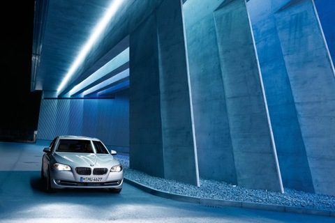 2011-BMW-5-Series-39