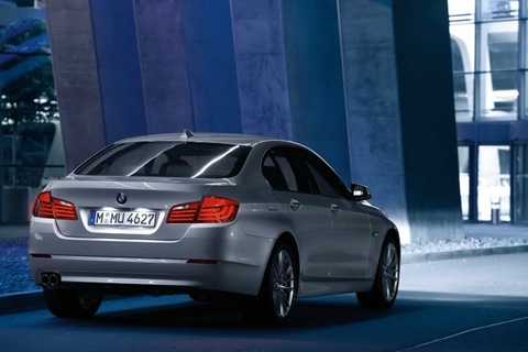 2011-BMW-5-Series-42
