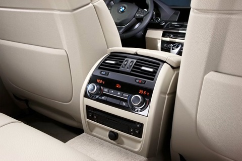 2011-BMW-5-Series-50